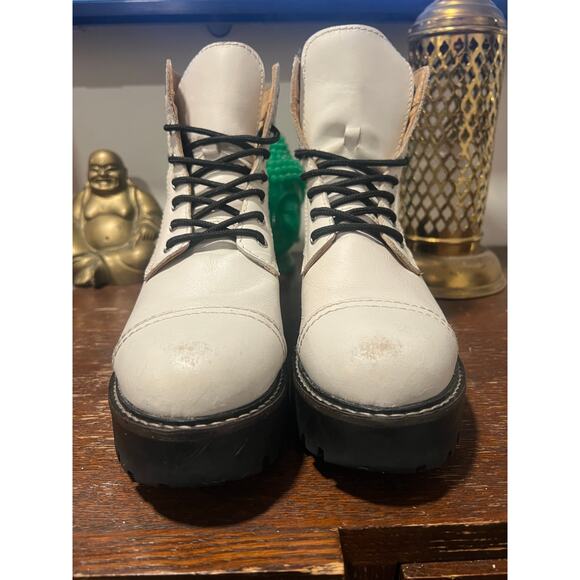 UO Juliette Lace Up Leather White Platform Combat Lug Sole Boots 8 Grunge Punk - Picture 3 of 7